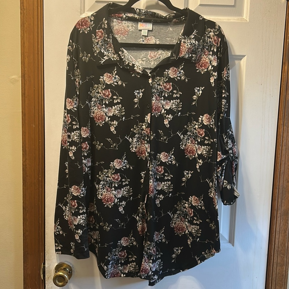 Lularoe Valentina
Size 2XL
Excellent condition